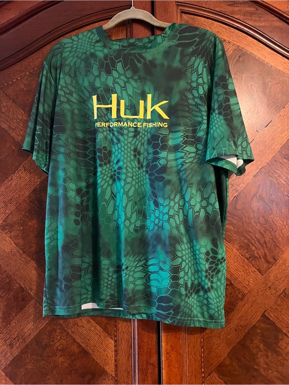 Huk Men’s Green Camo Short-Sleeve Performance Tee with Yellow Logo